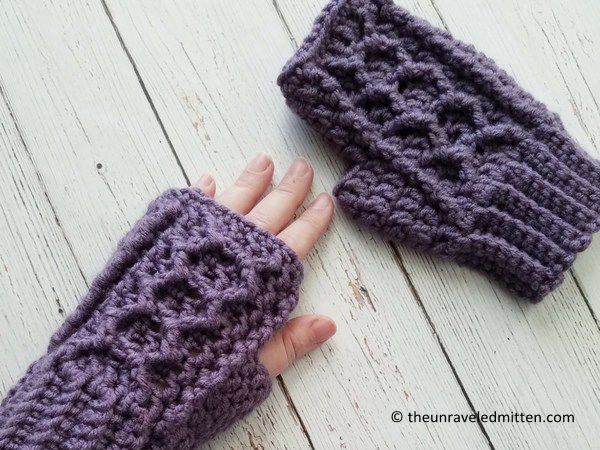 Honeycomb Cabled Fingerless Gloves