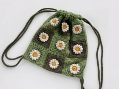 crochet DAISY GRANNY SQUARE BACKPACK free pattern