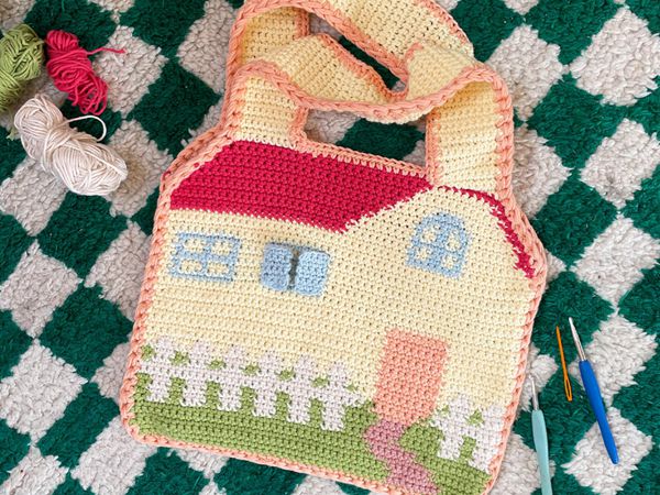 crochet Cute House Bag easy pattern