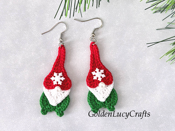 crochet Christmas Gnome Earrings free pattern