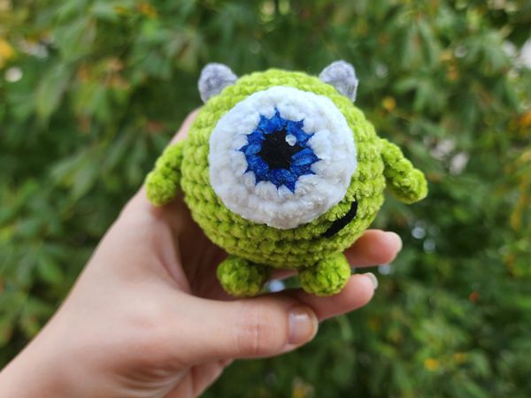 crochet Mike Wazowski free pattern