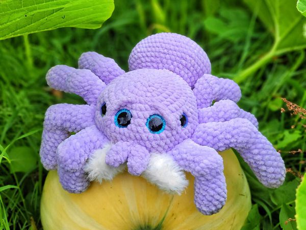 crochet cute fluffy spider toy easy pattern